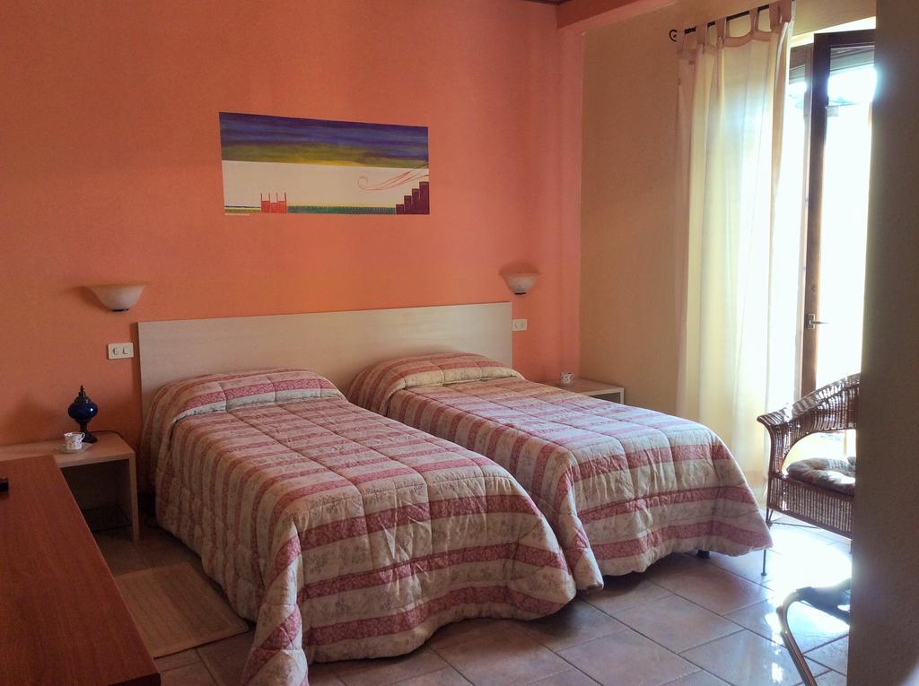 Agriturismo La Mussia Castelnuovo  Habitación foto